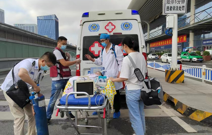 勐海县救护车出租公司